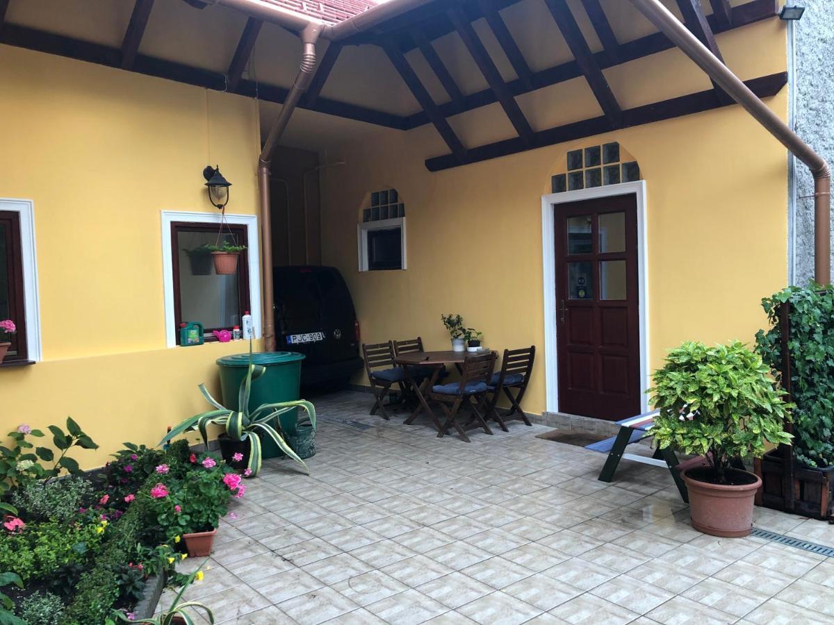Rigo Lak Apartment Miskolc Bagian luar foto