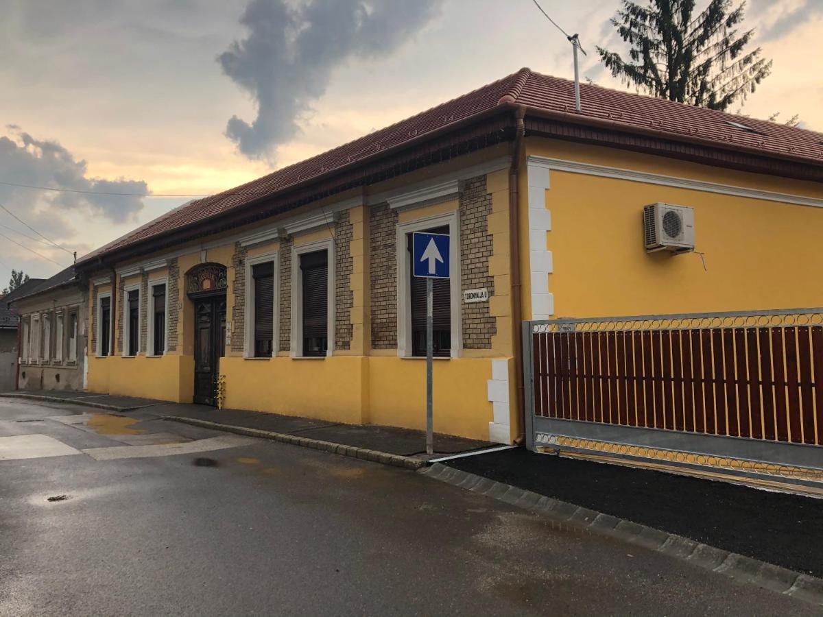 Rigo Lak Apartment Miskolc Bagian luar foto