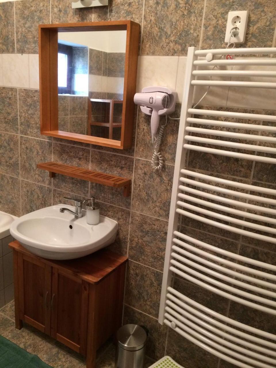 Rigo Lak Apartment Miskolc Bagian luar foto