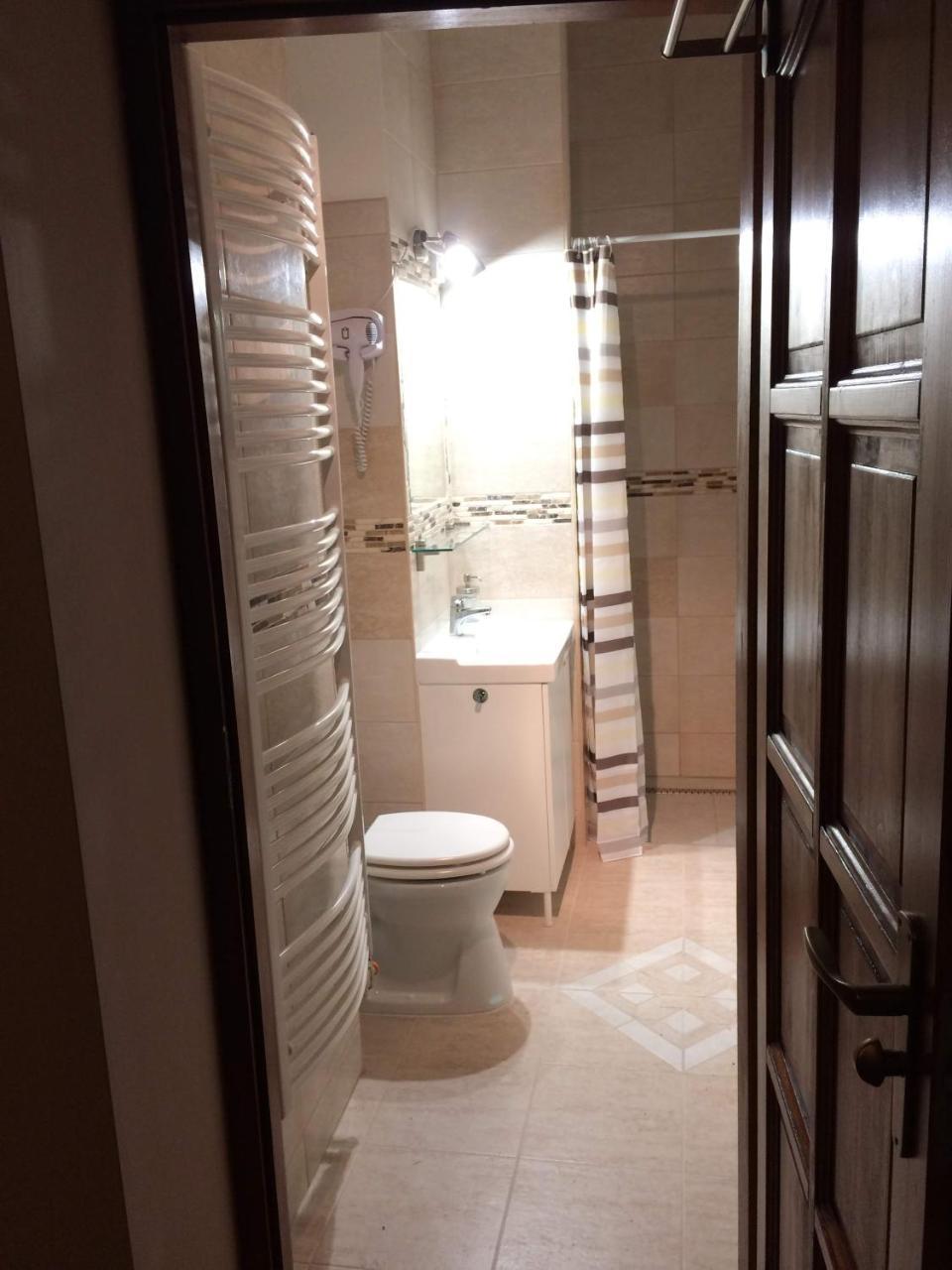Rigo Lak Apartment Miskolc Bagian luar foto