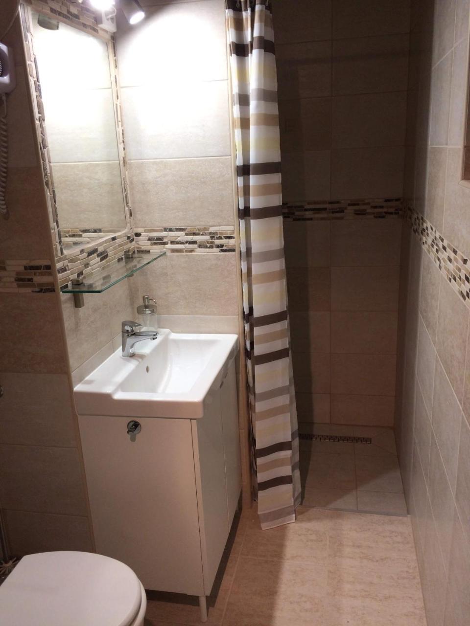 Rigo Lak Apartment Miskolc Bagian luar foto